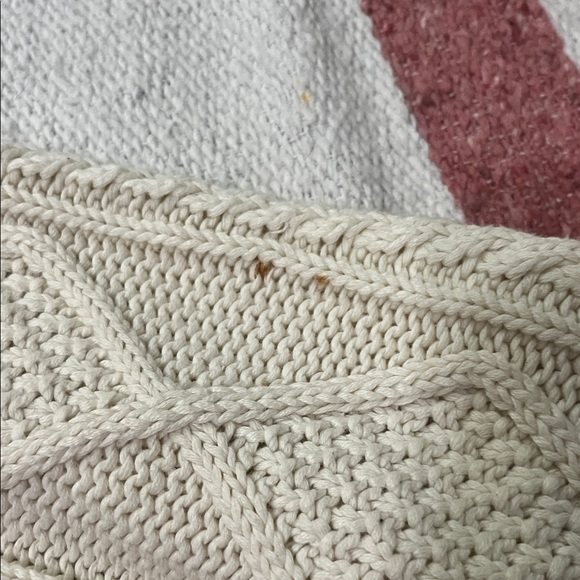 GAP Women's Ivory Cable Knit Sweater - Picture 4 of 6